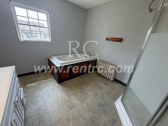 2nd image of 1434.5 N Walnut St