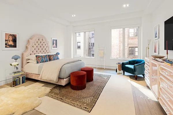 Sold by Compass | media 23