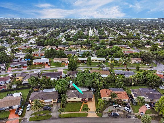 5th image of 19000 NW 10th Place