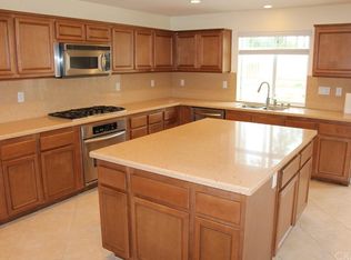 8021 Jamestown Cir, Fontana, CA 92336