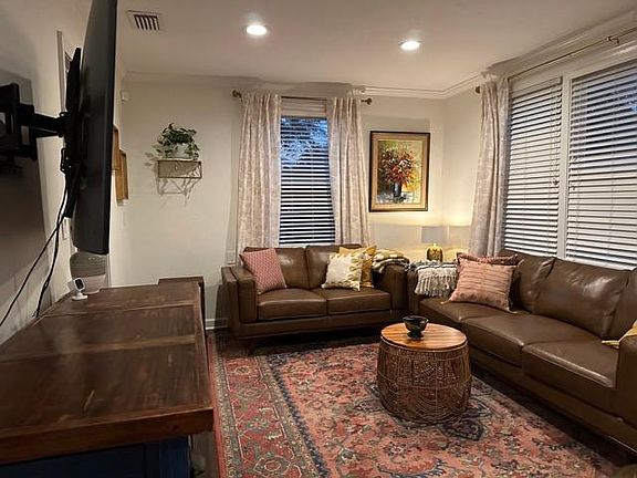 2nd image of 4304 Redwood Ave