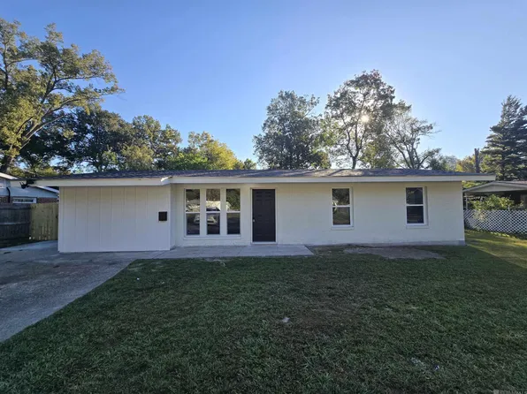 1534 Green Oak Dr, Baton Rouge, LA 70815