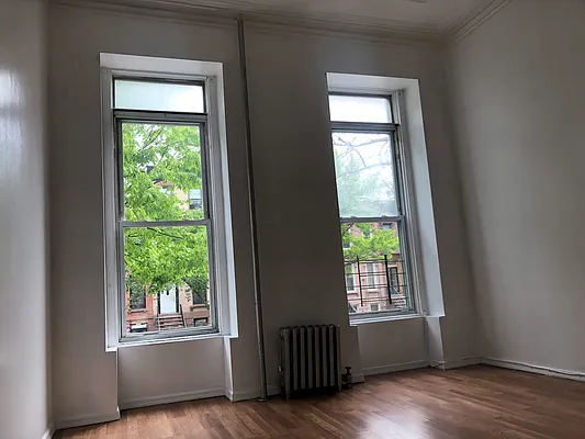 Rented by EXR | media 9