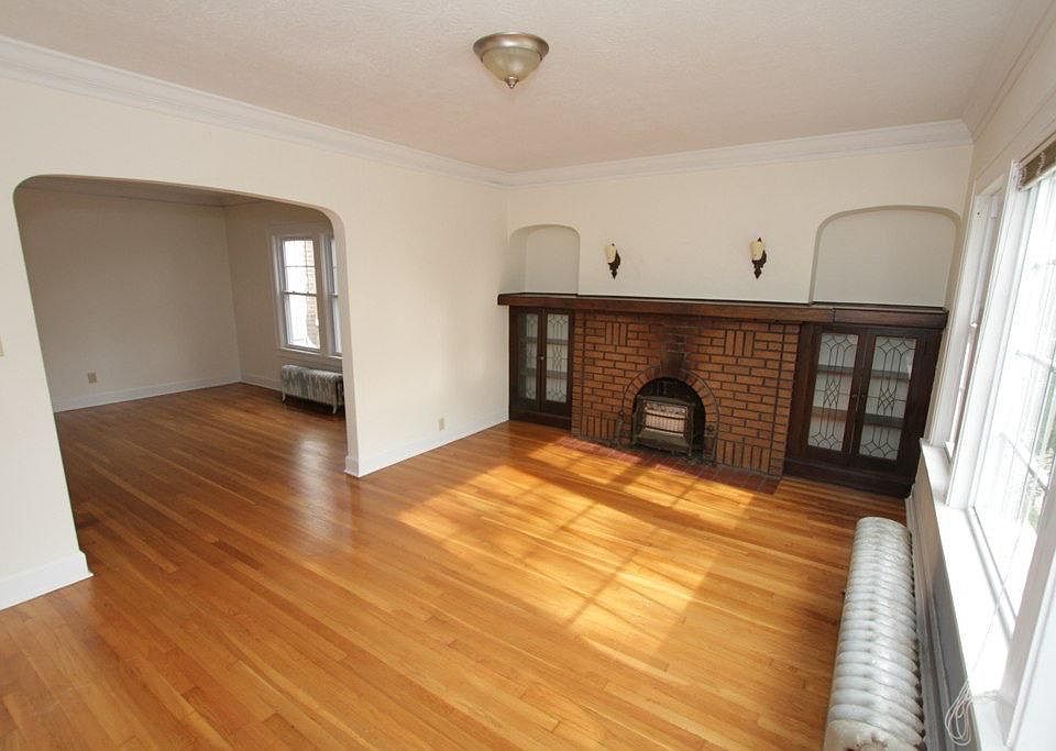1st image of 17921 Lake Shore Blvd