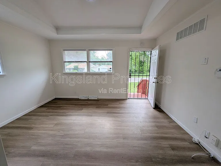 11891 Bridgevale Ave — Photo 2