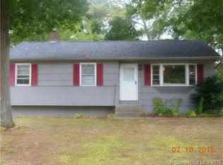 16 James St, Plainfield, CT 06374