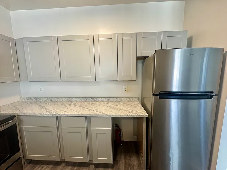 14 E Chase St #203 — Photo 2