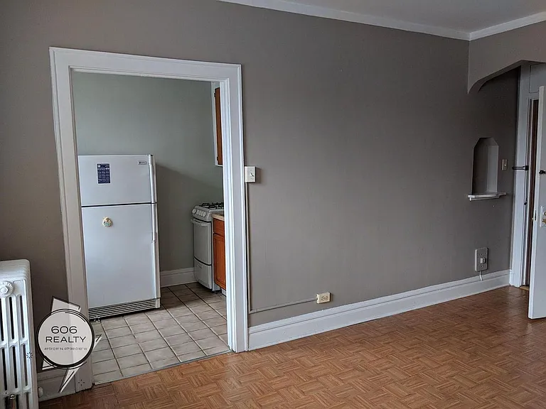 3118-20 S Oak Park Ave — Photo 8