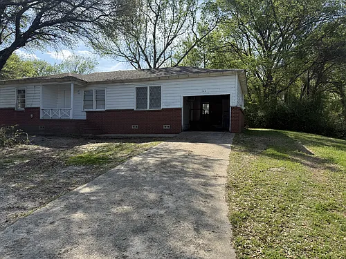 145 Airport Rd Photo 1