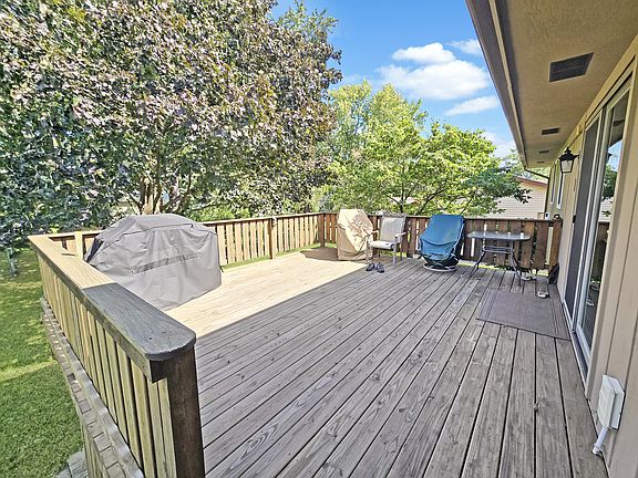 3rd image of 716 Lara Rd