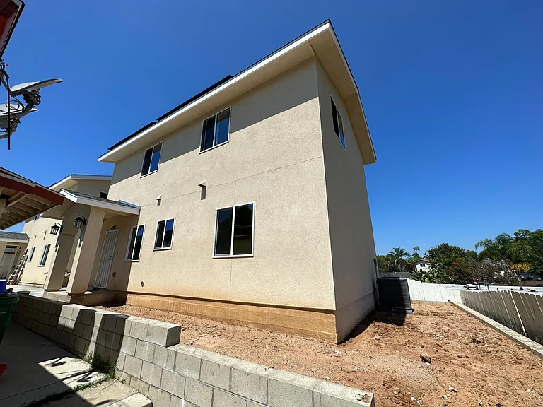 4491 Menlo Ave — Photo 3