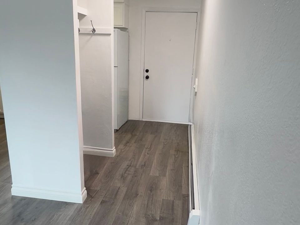 1st image of 440 E 11th Ave APT 4