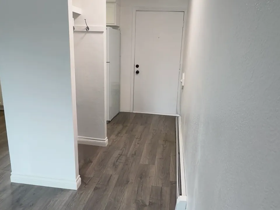 440 E 11th Ave #4