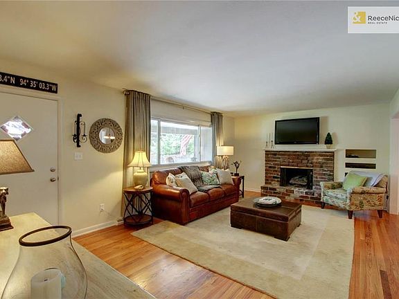 5th image of 5078 Woodson St