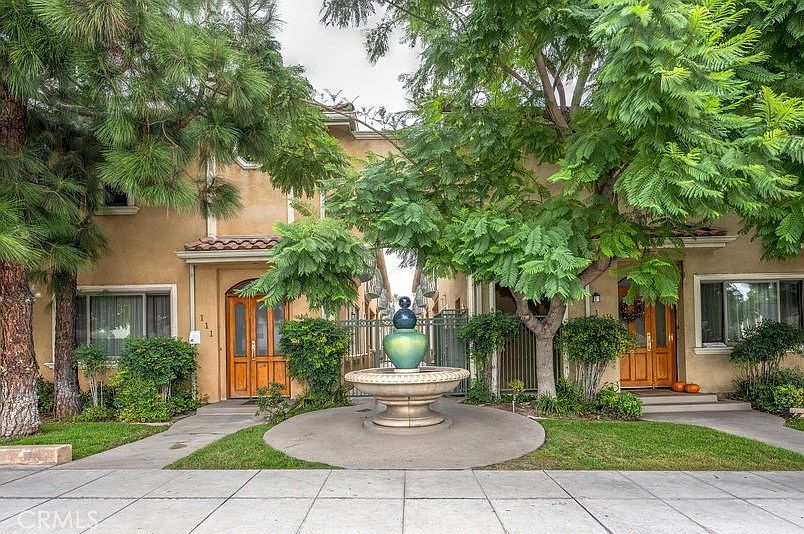 1st image of 216 N Buena Vista St Unit 113