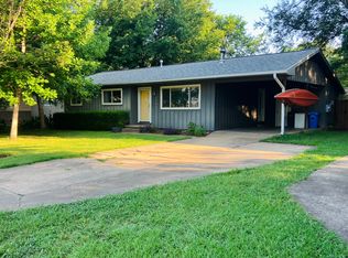 209 E Harold St, Fayetteville, AR 72703