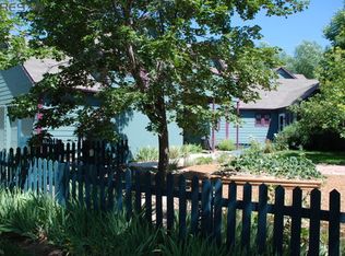 3218 Red Mountain Dr, Fort Collins, CO 80525
