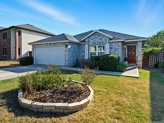 3rd image of 8042 Chestnut Cape Dr.