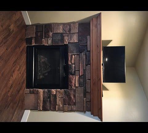 Gas burning fireplace