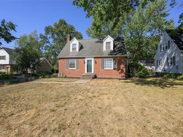 661 S Prospect Ave, Hartville, OH 44632