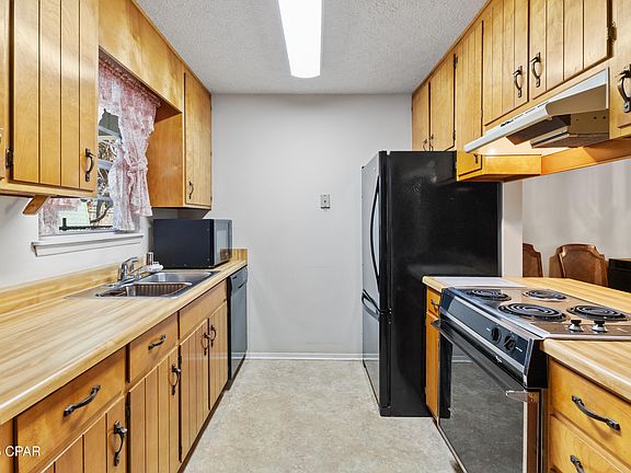 4th image of 2502 Johnson Dr