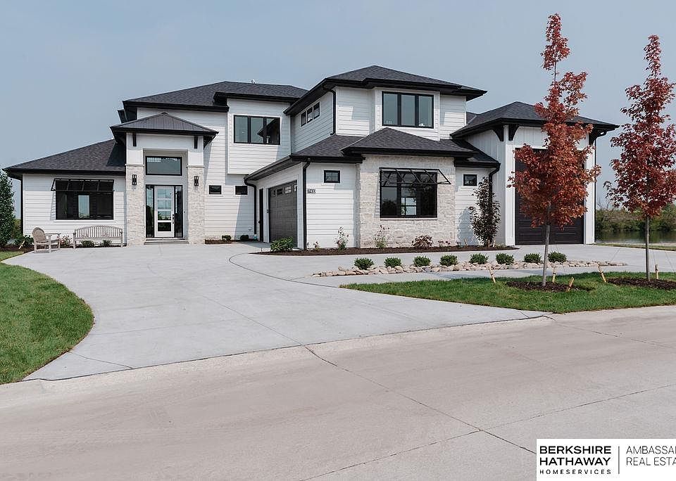1st image of 28410 Laurel Circle Valley NE