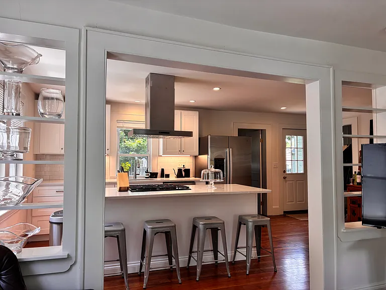 144 Bungalow Ave — Photo 5