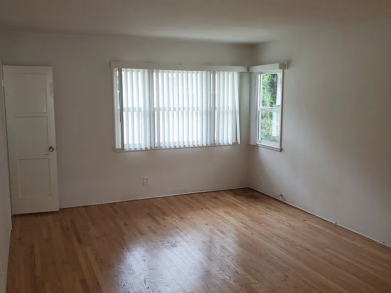 11320 Washington Pl — Photo 10