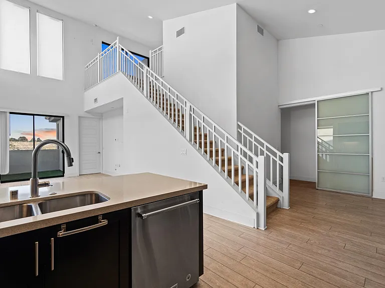 8547 Aspect Dr — Photo 5