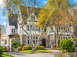 90 Old Forest Hill Rd, Toronto, ON M5P2R5