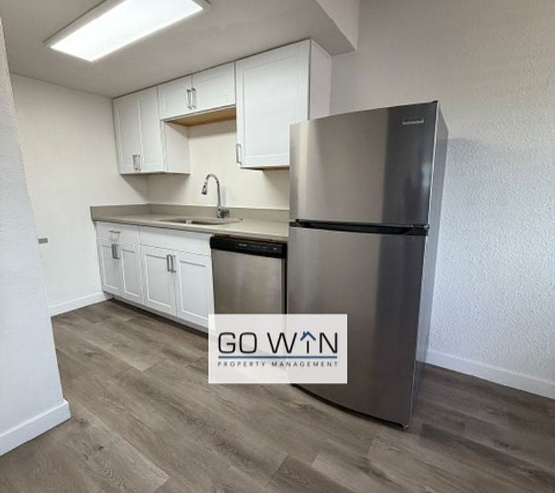 1st image of 44 E Roanoke Ave #5