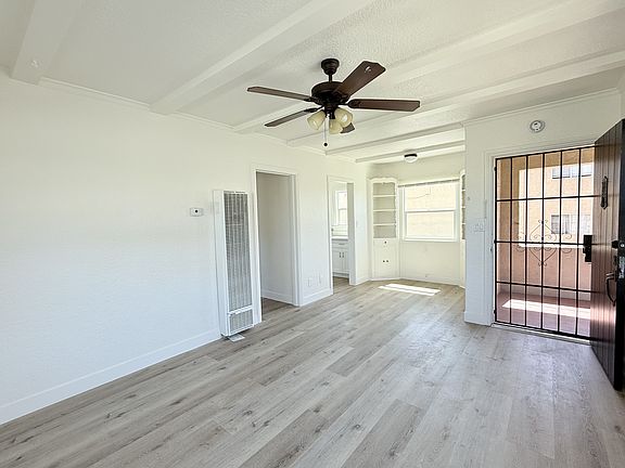 4th image of 4021 Iowa St