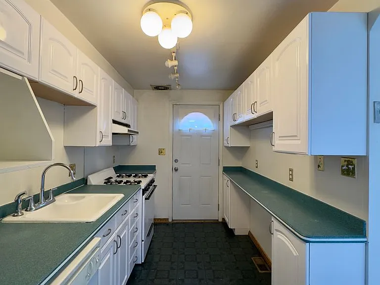 5731 Denwood Ave — Photo 21