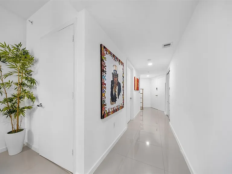 3030 NE 188th St #602 — Photo 11