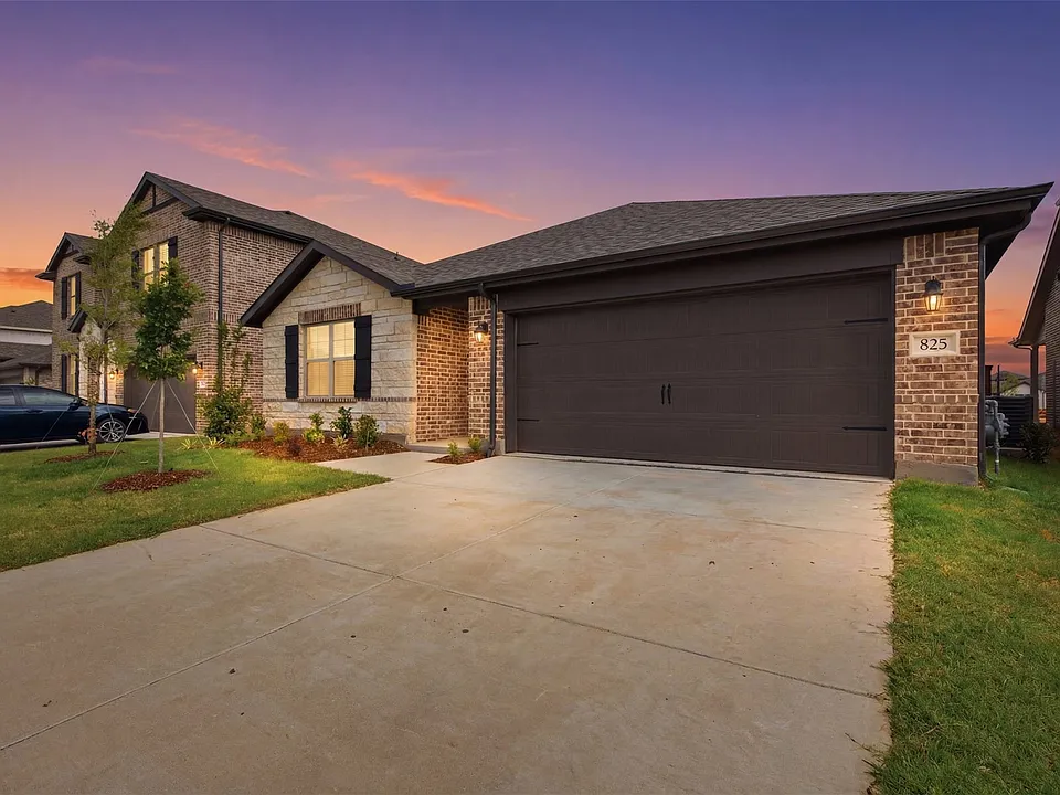 825 Birdie Dr
