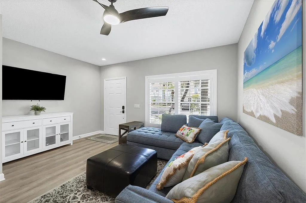 2 bed, 2.5 bath, 1152 sqft, $3,600 — Photo 4