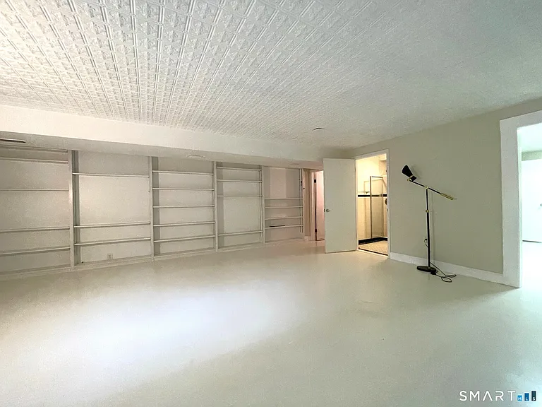 37 Wooster Pl #LL — Photo 3