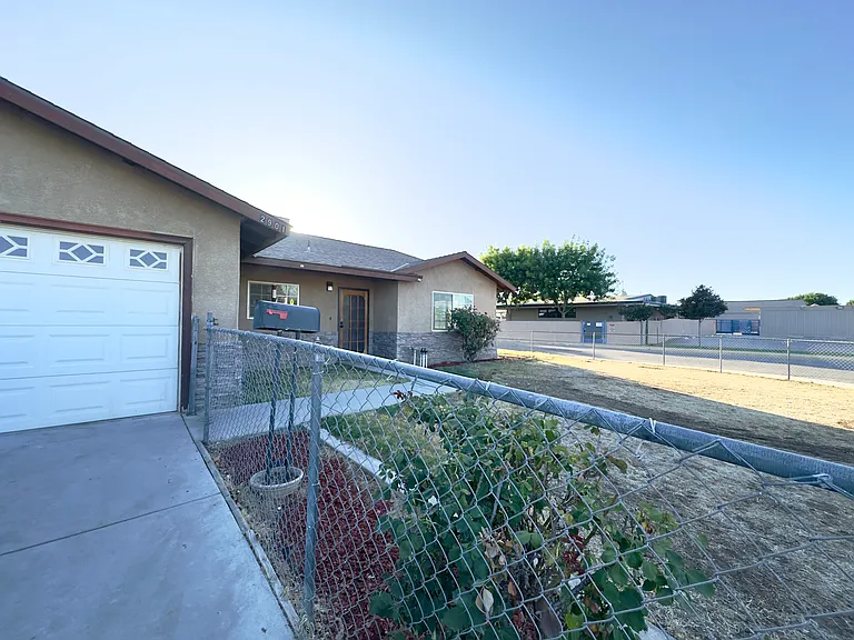 2901 Belhaven St — Photo 55