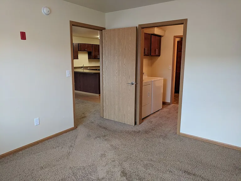 West Lake III Apartments — Photo 33