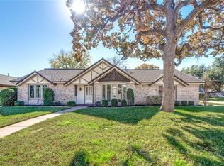 345 W Louella Dr, Hurst, TX 76054