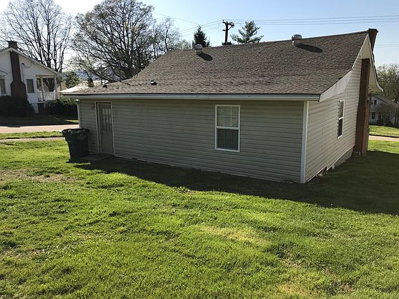 4th image of 1369 Farragut Ave