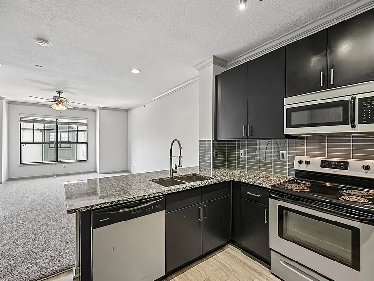 Meridian at Grandview — Photo 13