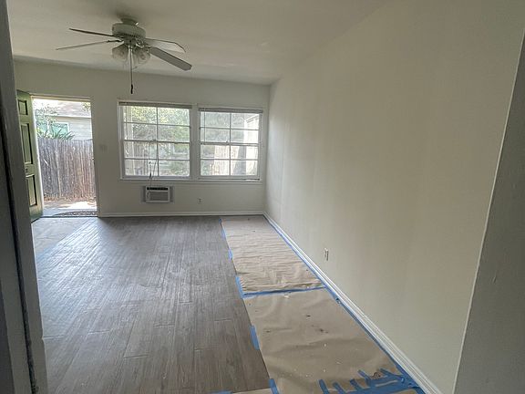2nd image of 14315 Burbank Blvd #1/2