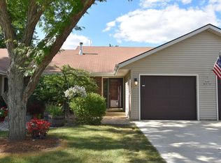N49W36150 Nottingham Ln APT 11, Oconomowoc, WI 53066