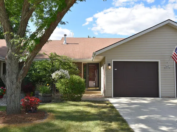N49W36150 Nottingham Ln, Oconomowoc, WI 53066