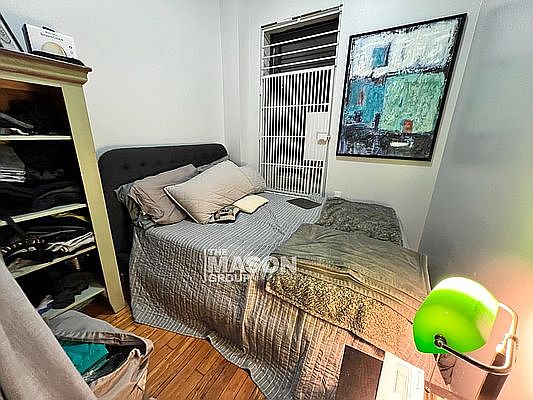 4th image of 171 E 81st St APT 2e