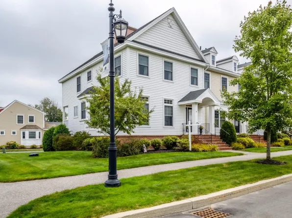 8 Waldron Dr, Scarborough, ME 04074