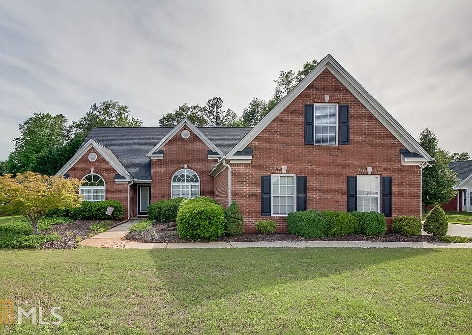 1st image of 19 Blue Grass Dr