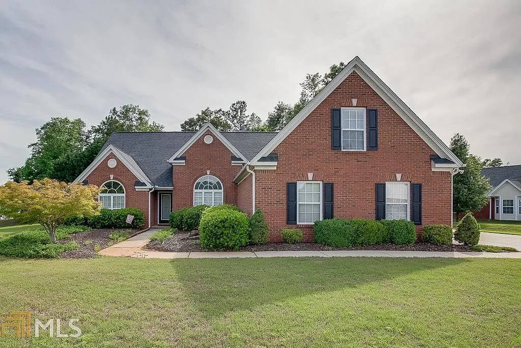 19 Blue Grass Dr photo 1