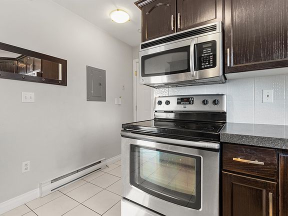 5th image of 46777 Yale Rd #401